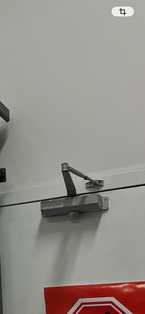 Door closer repaired on an Ottawa commercial entry