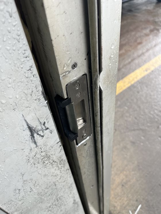 Commercial door hardware repair in Ottawa