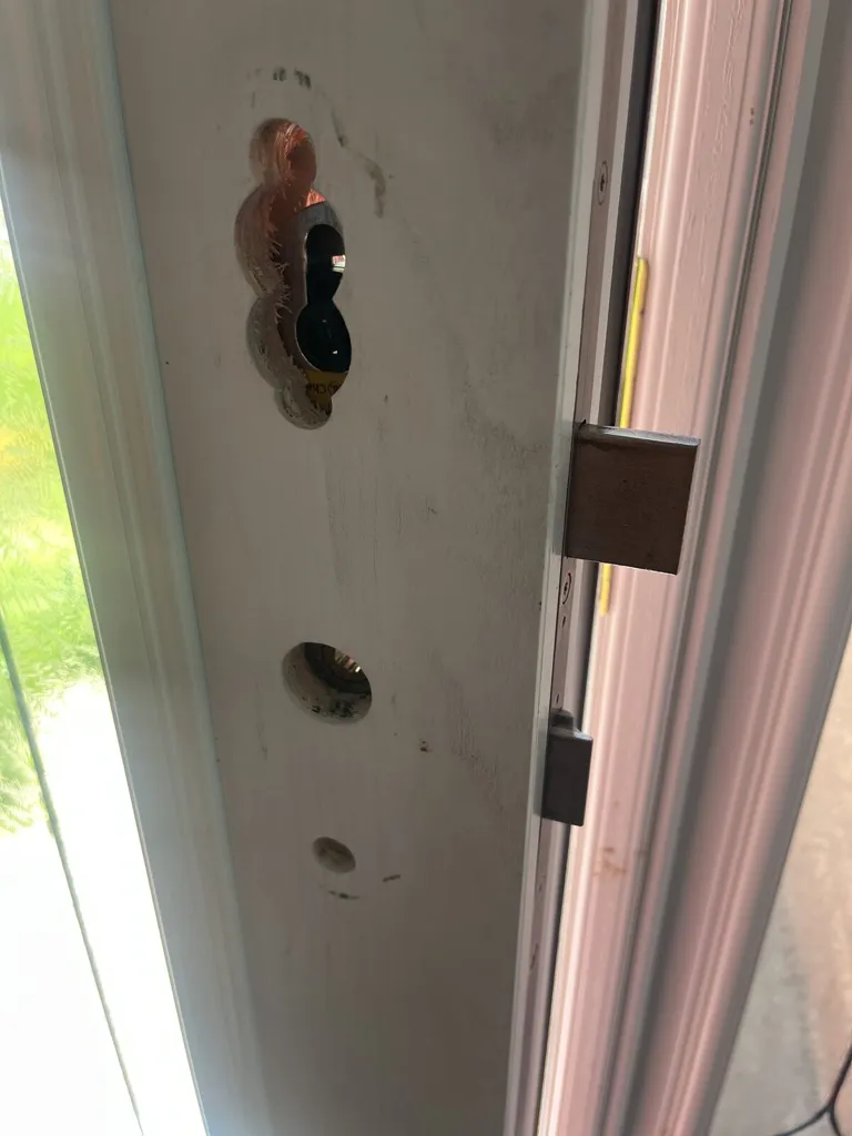 Door hardware and hinge repair in Ottawa
